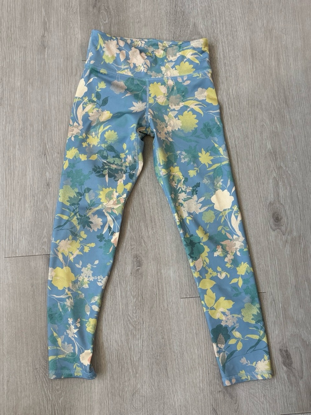 Girls Size 8 Old Navy Active PowerPress Leggings Blue Floral Print